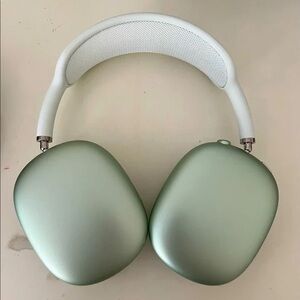 Apple AirPods Max green. Brand new, used twice.